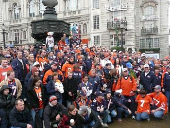 Fan rally and picture at Piccadilly Circus